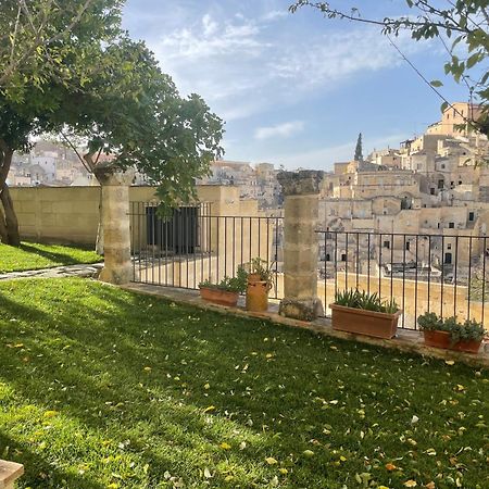 Отель Giardini Di Luce Матера Экстерьер фото